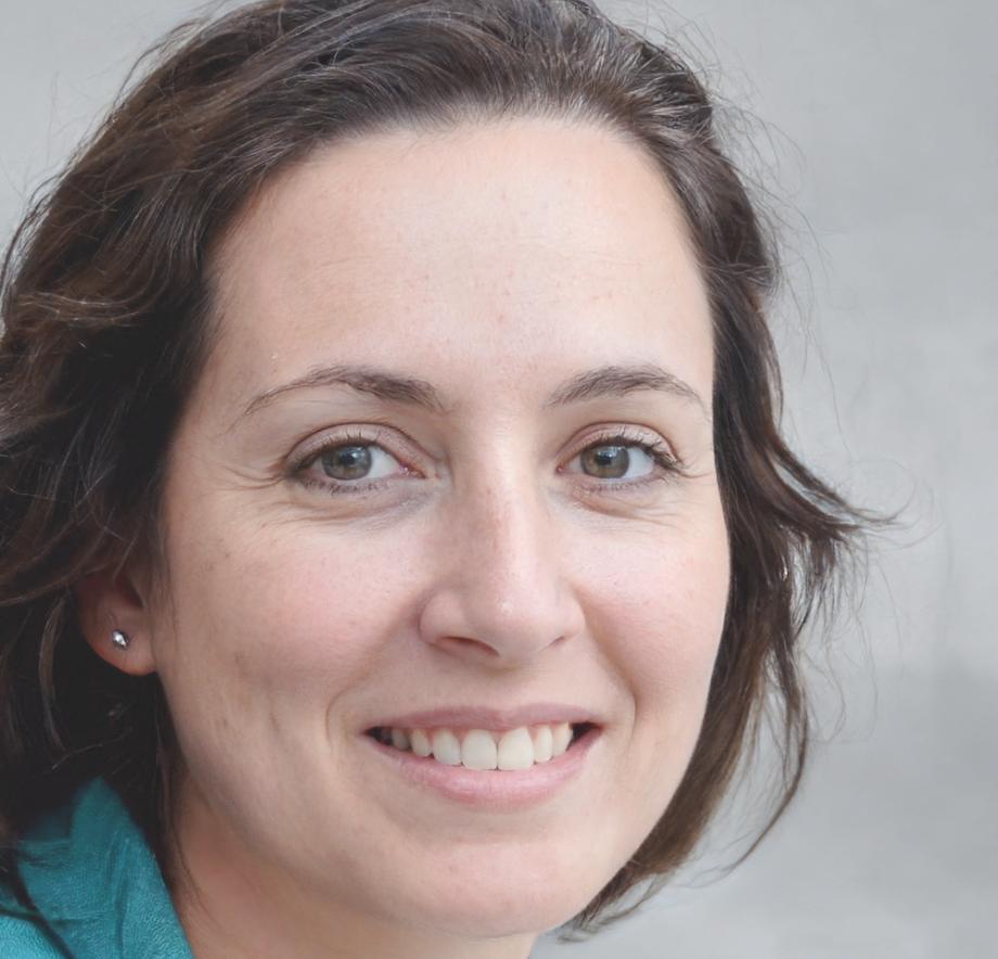 Dra. Esperanza Villareal, Directora de Investigación Financiera
